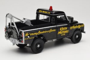 Land Rover Series III Záchranné Vozidlo Černý Universal Hobbies 1:18 4411 Kov – obrázek 3 z 8