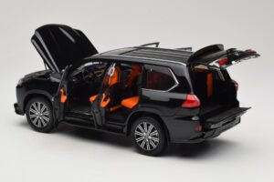 Lexus LX570 J200 Černý LCD 1:18 LCD18010-BL Kov – obrázek 5 z 8