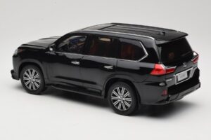 Lexus LX570 J200 Černý LCD 1:18 LCD18010-BL Kov – obrázek 7 z 8
