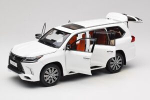 Lexus LX570 J200 Bílý LCD 1:18 LCD18010-WH Kov – obrázek 2 z 8