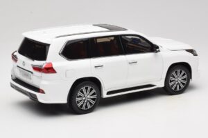 Lexus LX570 J200 Bílý LCD 1:18 LCD18010-WH Kov – obrázek 3 z 8