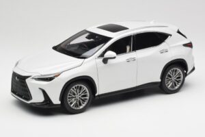 Lexus NX450h+ AZ20 Bílý Kyosho 1:18 08968Q Pryskyřice
