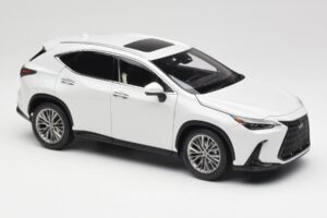 Lexus NX450h+ AZ20 Bílý Kyosho 1:18 08968Q Pryskyřice – obrázek 6 z 8