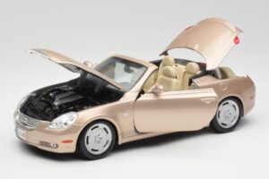 Lexus SC430 Béžový Maisto 1:18 31629 Kov – obrázek 2 z 8