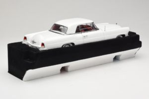 Lincoln Continental Mark II Bílý Road Signature 1:18 20078-P1 Kov – obrázek 2 z 6