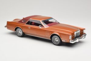 Lincoln Continental Mark V Crystal Apricot Metallic MCG 1:18 MCG18370 Kov – obrázek 4 z 6
