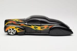 Lincoln Zephyr Scrape Custom Černý s Plameny Hot Wheels 1:18 57319 Kov – obrázek 4 z 8
