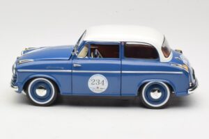 Lloyd Alexander TS #234 Modrý Revell 1:18 08463 Kov – obrázek 4 z 8
