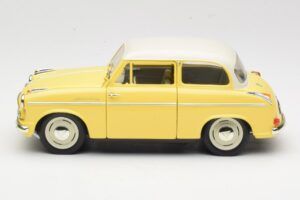 Lloyd Alexander TS Žlutý Revell 1:18 08958 Kov – obrázek 4 z 8
