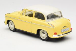 Lloyd Alexander TS Žlutý Revell 1:18 08958 Kov – obrázek 7 z 8