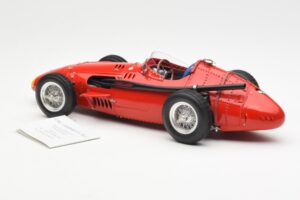 Maserati 250F J-M. Fangio F1 World Champion 1957 CMC 1:18 M-051 Kov – obrázek 4 z 6