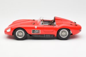 Maserati 300S Červený CMC 1:18 M-105 Kov – obrázek 3 z 6
