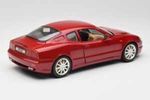 Maserati 3200 GT Tmavě Červený Bburago 1:18 3341-M2 Kov – obrázek 3 z 8