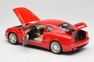 Maserati 3200 GT Rosso Mondiale Bburago 1:18 3341-M1 Kov – obrázek 5 z 8