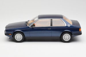 Maserati Biturbo Coupe Tmavě Modrá Metalíza Minichamps 1:18 107123500 Kov – obrázek 3 z 6