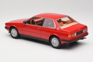 Maserati BiTurbo Coupe Rosso Corsa Minichamps 1:18 107123501 Pryskyřice – obrázek 5 z 6