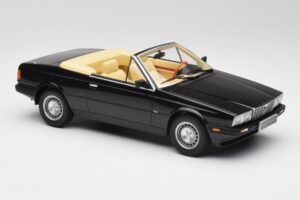 Maserati BiTurbo Spyder Černý Minichamps 1:18 107123531 Pryskyřice – obrázek 4 z 6