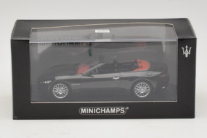 Maserati GranCabrio Černý Metalický Minichamps 1:43 400123930 Kov – obrázek 5 z 5