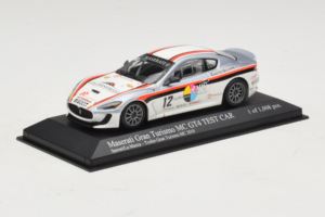 Maserati GranTurismo MC GT4 #12 Sperati / La Mazza Maserati MC 2010 Minichamps 1:43 400101212 Kov – obrázek 2 z 5