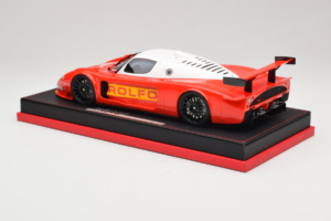 Maserati MC12 Rolfo Červeno-Bílý Gl Model 1:18 REMC031 Pryskyřice – obrázek 5 z 7