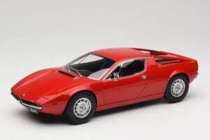 Maserati Merak Červený Minichamps 1:18 107123761 Pryskyřice