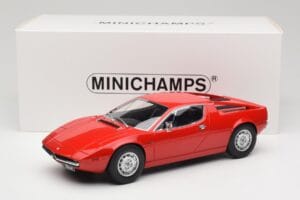 Maserati Merak Červený Minichamps 1:18 107123761 Pryskyřice – obrázek 6 z 6