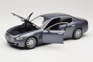 Maserati Quattroporte Blue Metallic Hot Wheels 1:18 B7003 Kov – obrázek 2 z 8