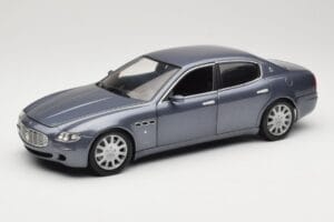 Maserati Quattroporte Blue Metallic Hot Wheels 1:18 B7003 Kov
