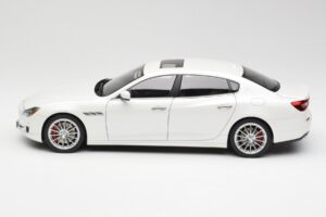 Maserati Quattroporte VI GTS Alpine Bílý AUTOart 1:18 75808 Kov – obrázek 4 z 8