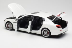 Maserati Quattroporte VI GTS Alpine Bílý AUTOart 1:18 75808 Kov – obrázek 5 z 8