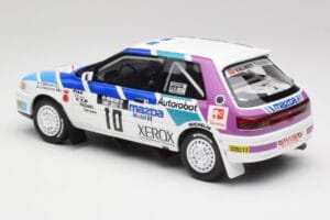 Mazda 323 GTX #10 T. Makinen / S. Harjanne 1000 Lakes Rally 1991 Otto 1:18 OT1099 Pryskyřice – obrázek 5 z 6