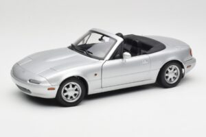 Mazda MX-5 Miata NA Highlight Stříbrný Gate 1:18 1015 Kov