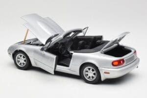 Mazda MX-5 Miata NA Highlight Stříbrný Gate 1:18 1015 Kov – obrázek 5 z 8