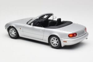 Mazda MX-5 Miata NA Highlight Stříbrný Gate 1:18 1015 Kov – obrázek 7 z 8