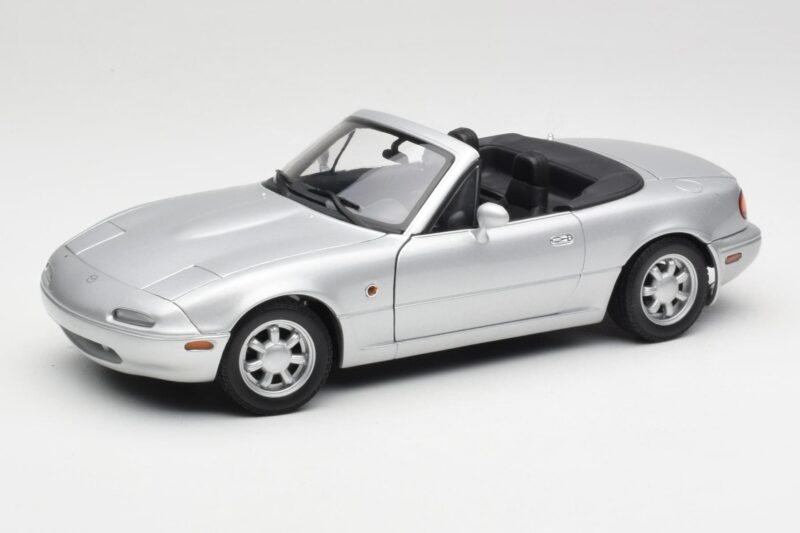 Mazda MX-5 Miata NA Highlight Stříbrný Gate 1:18 1015 Kov