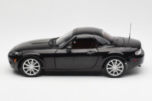 Mazda MX-5 NC Roadster Retractable Hardtop US Spec Černý AUTOart 1:18 75971 Kov – obrázek 6 z 10