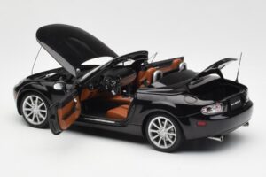 Mazda MX-5 NC Roadster Retractable Hardtop US Spec Černý AUTOart 1:18 75971 Kov – obrázek 7 z 10