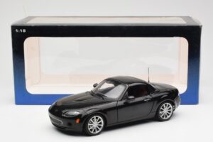 Mazda MX-5 NC Roadster Retractable Hardtop US Spec Černý AUTOart 1:18 75971 Kov – obrázek 10 z 10