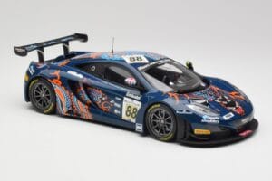 McLaren 12C GT3 #88 Von Ryan Racing A. Barff / T. Goodwin / B. Senna Spa 24 Hours 2013 Minichamps 1:18 151131388 Kov – obrázek 4 z 6