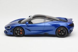 McLaren 750S Modrý GT Spirit 1:18 GT458 Pryskyřice – obrázek 3 z 6