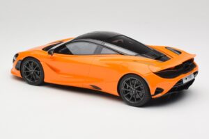 McLaren 750S McLaren Orange TopSpeed 1:18 TS0547 Kov – obrázek 5 z 6