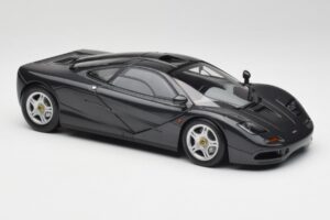 McLaren F1 Carbon Černý Metalíza Minichamps 1:18 530133420 Kov – obrázek 6 z 8