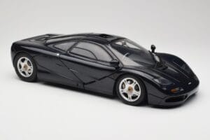 McLaren F1 Dark Blue Metallic Minichamps 1:12 530133128 Kov – obrázek 7 z 9