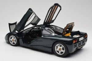 McLaren F1 Dark Green Metallic Minichamps 1:12 530133127 Kov – obrázek 6 z 9