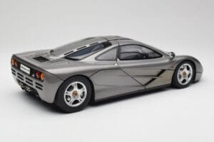 McLaren F1 Dark Silver Minichamps 1:12 530133124 Kov – obrázek 3 z 8