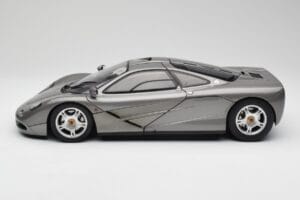 McLaren F1 Dark Silver Minichamps 1:12 530133124 Kov – obrázek 4 z 8