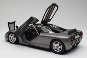 McLaren F1 Dark Silver Minichamps 1:12 530133124 Kov – obrázek 5 z 8