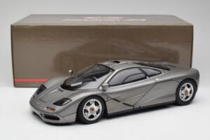 McLaren F1 Dark Silver Minichamps 1:12 530133124 Kov – obrázek 8 z 8