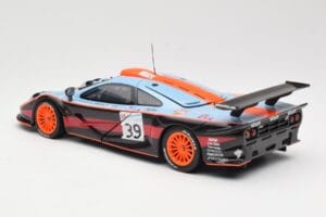 McLaren F1 GTR #39 Gulf R. Bellm / A. Gilbert / M. Sekiya 24 Hours of Le Mans 1997 UT Models 1:18 39725 Kov – obrázek 7 z 8