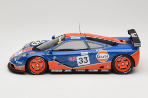 McLaren F1 GTR Gulf #33 R. Bellm / M. Weaver / J-J. Lehto 24 Hours of Le Mans 1996 UT Models 1:18 530161833 Kov – obrázek 4 z 8